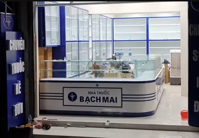 Thi công Tủ quầy thuốc Tây nhựa Đài Loan tại phường Kiến Hưng