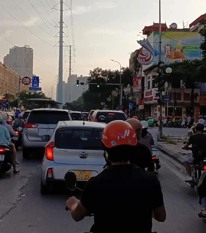 Thi Công Bàn Học Nhựa Vincoplast Cho Chị Hoàng Thu Thủy Tòa CT4 The Pride Chiều 13/9