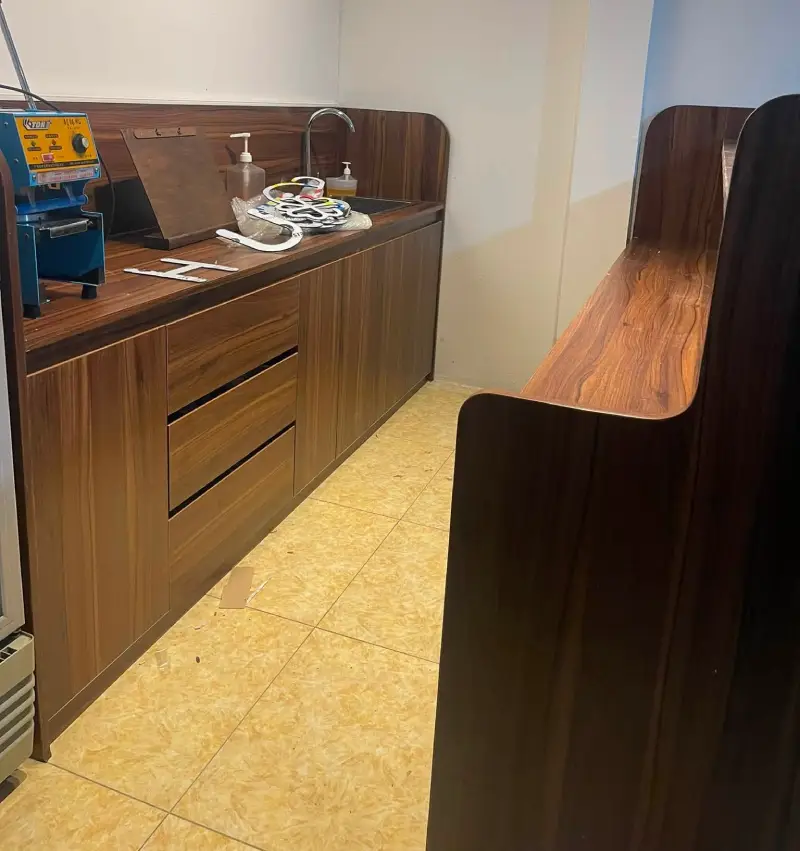 Bàn giao hệ quầy pha chế nhựa Đài Loan giả gỗ cao cấp anh Minh Hoàng quán trà sữa Đô Đô Nguyễn Thị Định chiều Thứ 3 (6/10)