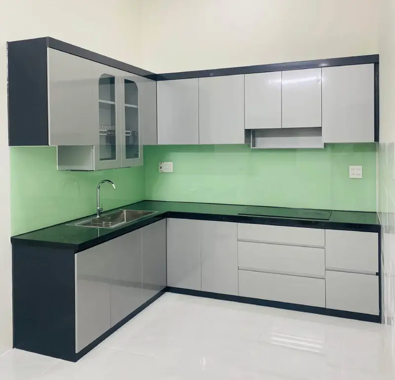 Bàn giao hệ tủ bếp nhựa Chin Huei Plus phối kính ốp xanh ngọc anh Lý Thông chung cư HH3C Linh Đàm sáng Thứ 4 (7/10)