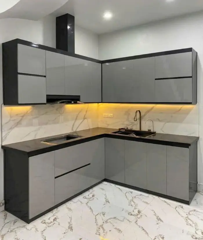 Bàn Giao Hệ Tủ Bếp Nhựa Ecoplast Ghi Xám Hiện Đại Cho Anh Đăng Khoa Tại Chung Cư Mipec Kiến Hưng – Sáng Sớm 16/10